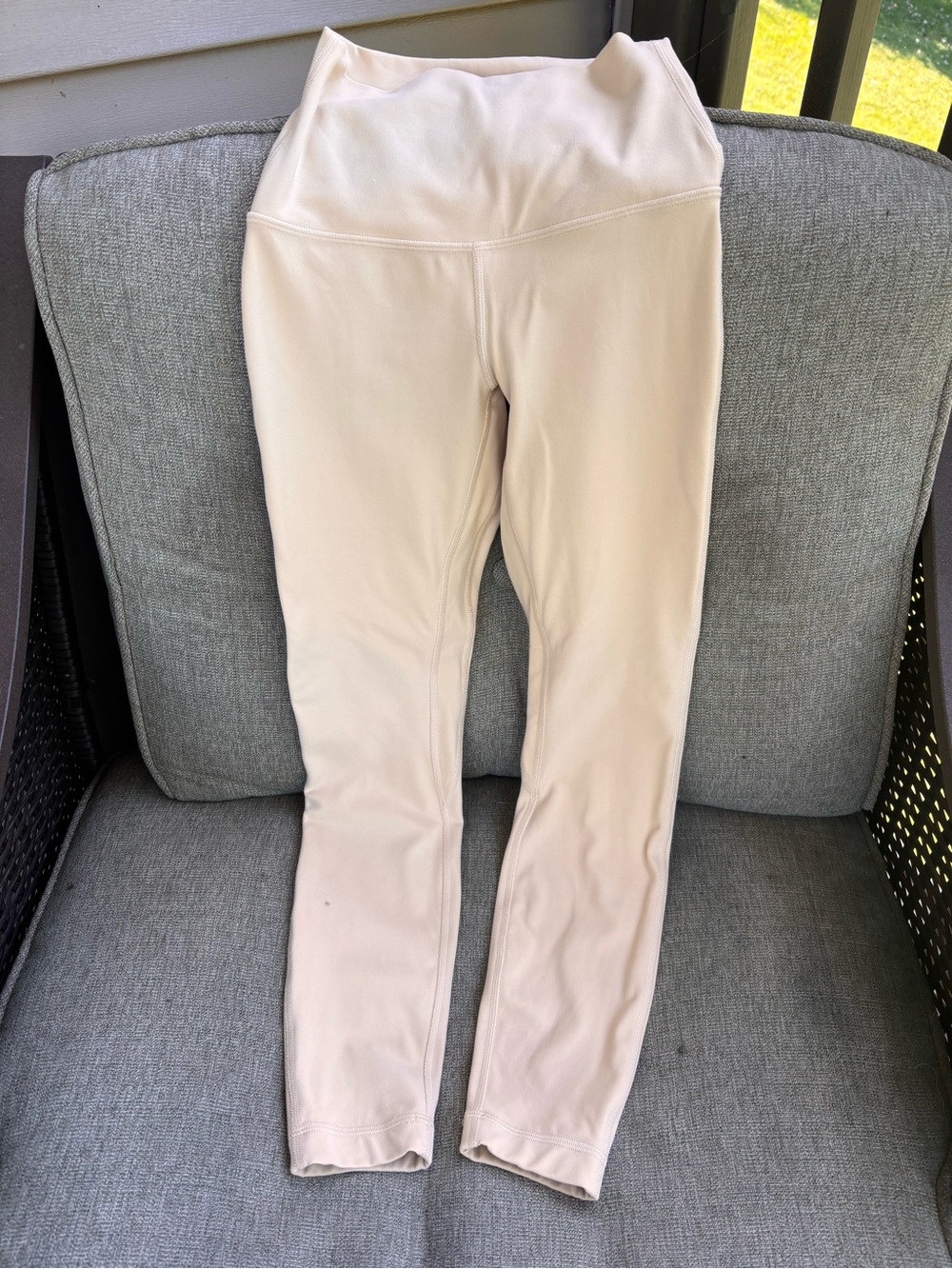 Lululemon Neutral Cream Active Leggings